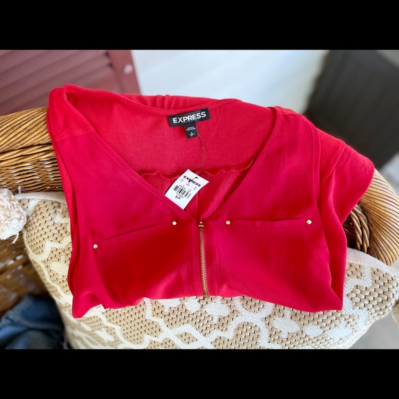 New Women’s Express Sleeveless Blouse - Picture 4 of 5